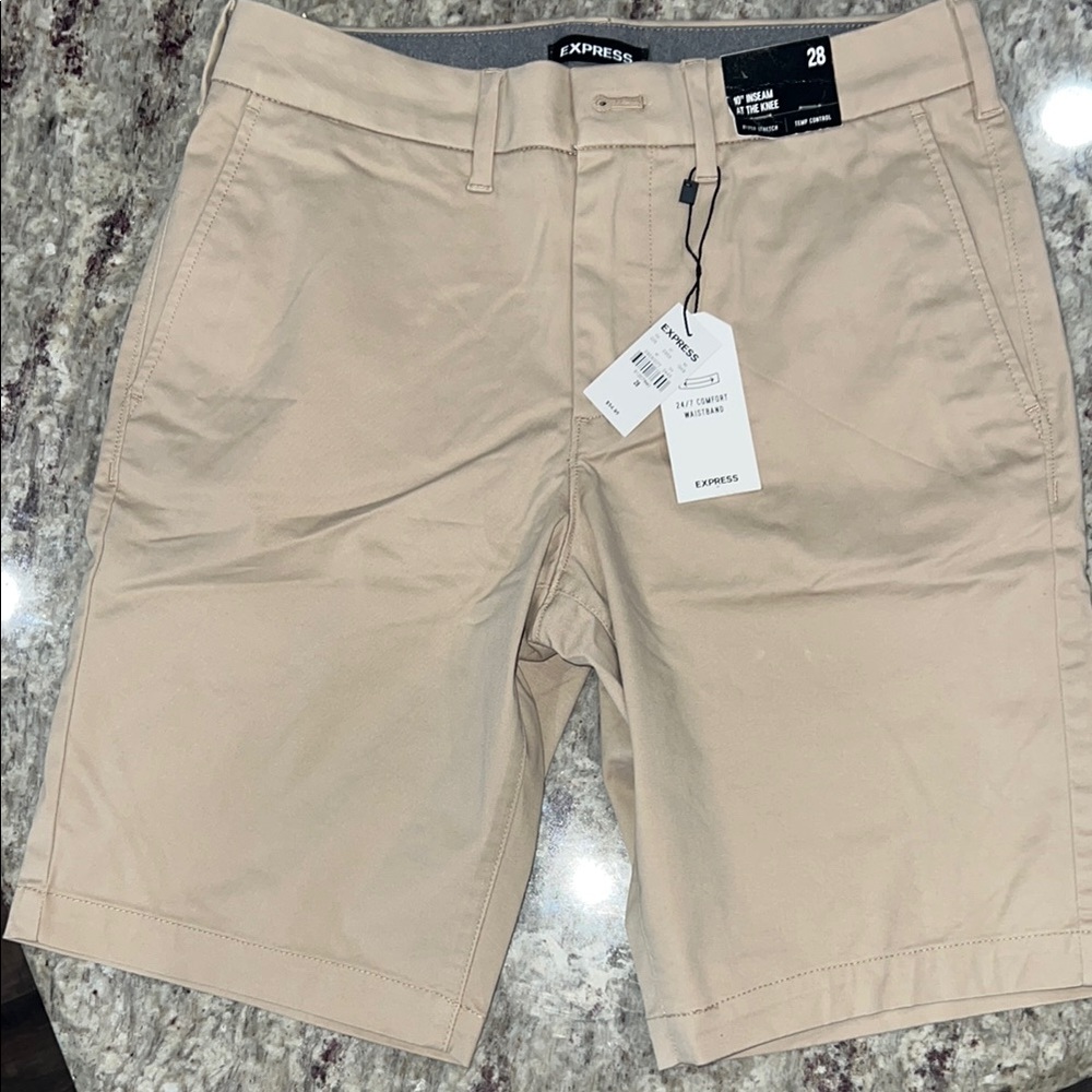 Express Tan Flat Front Shorts Classic Style Mens size 28